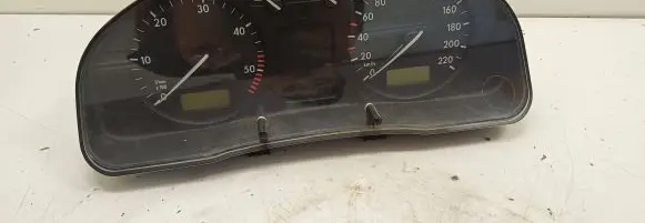 Volkswagen PASSAT B5 Speedometer (instrument cluster) 09051949905 1600040797