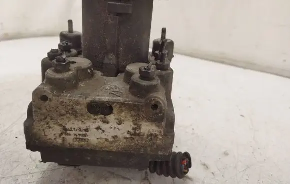 Audi A8 S8 D2 4D ABS Pump 4B0614111G
