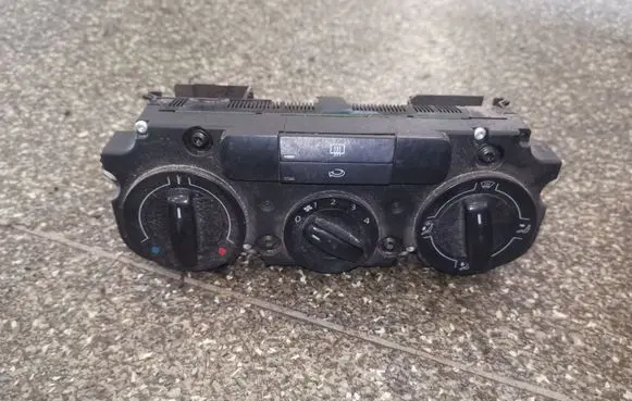 Volkswagen Caddy Climate control unit