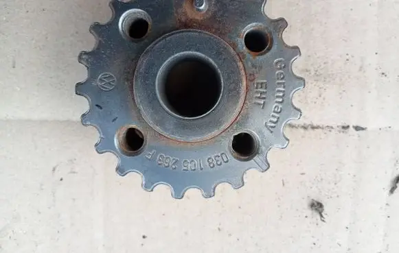 Seat Altea Crankshaft pulley 038105263F
