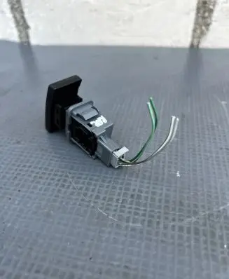 Toyota Avensis T270 Hazard light switch 15B279