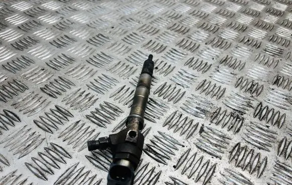 Volkswagen Golf Plus Fuel injector 03L130277B