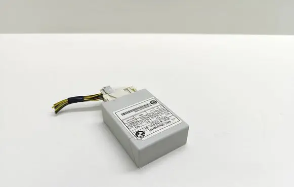 BMW 5 E60 E61 Air suspension control unit module (rear) 6769834 676983401 37146769834