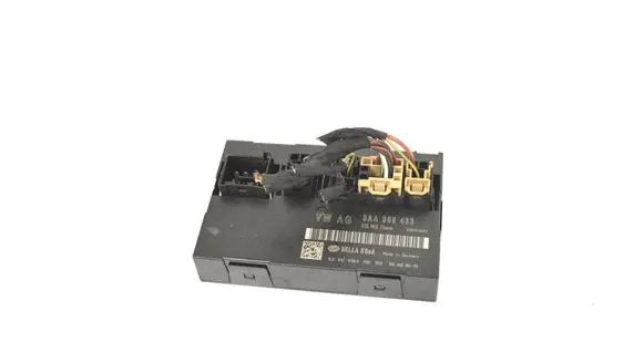 Volkswagen PASSAT B7 Central body control module 3AA959433