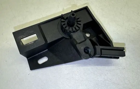 Volkswagen PASSAT B7 Engine bonnet (hood) release handle 1K1823633