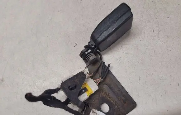 Citroen C4 I Rear seatbelt buckle CC627AA 5145133