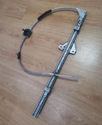 Iveco Daily 35 - 40.10 Front door manual window regulator 