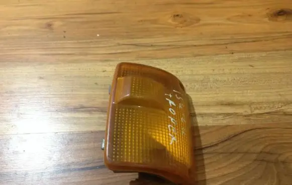 Isuzu Trooper Front indicator light 3228r