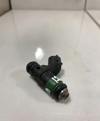 Skoda Fabia Mk2 (5J) Fuel injector 03E906031