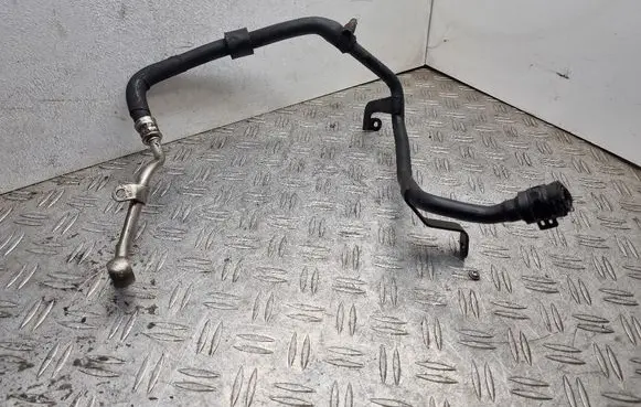 Coolant pipe/hose