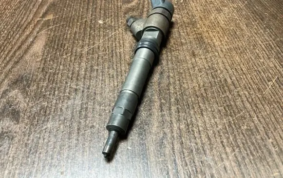 Iveco Daily 3rd gen Fuel injector 0445120036