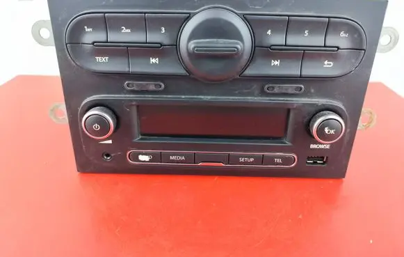 Renault Twingo III Radio/GPS head unit trim 280218837R