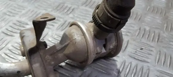 BMW 7 E65 E66 EGR valve 72823801 7.28238.01