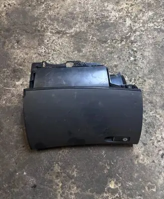 Mercedes-Benz C W204 Glove box A2046804991 00009H20