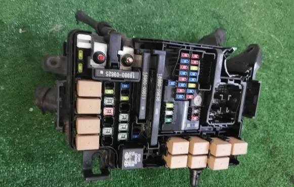 Hyundai Kona I Fuse box set 91235J9220