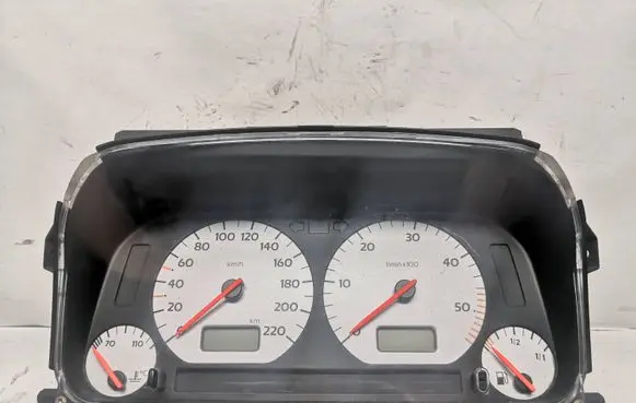 Volkswagen Golf III Speedometer (instrument cluster) 1H0919864R 0263301250 6160633161