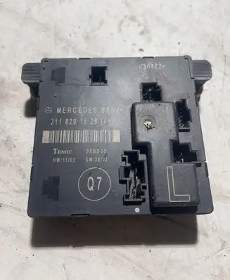 Mercedes-Benz E W211 Door control unit/module 211820152604