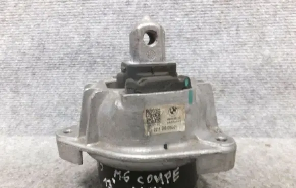 BMW 5 F10 F11 Engine mount bracket 6851264