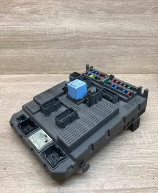 Citroen C5 Fuse module 9645352980