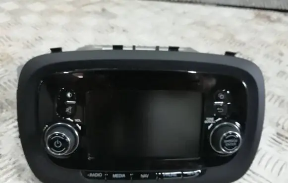 Fiat 500X Radio/CD/DVD/GPS head unit 07356051050 A28C96189704 10R036626
