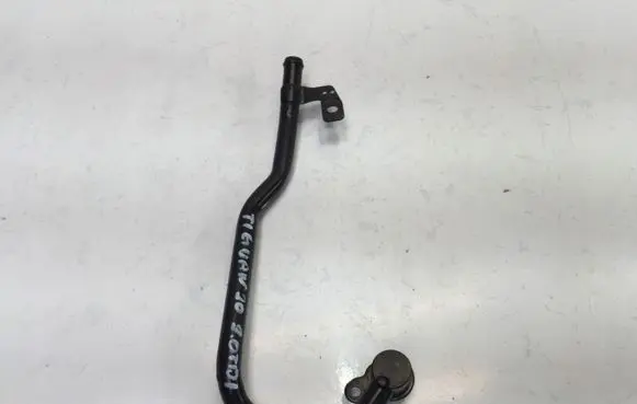 Engine coolant pipe/hose