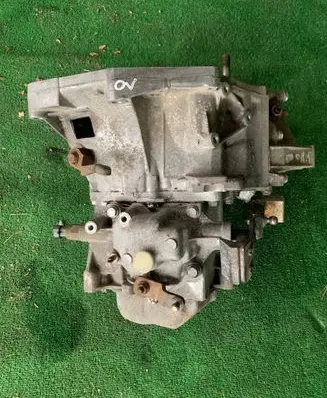 Manual 5 speed gearbox