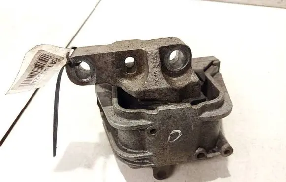 Skoda Octavia Mk2 (1Z) Engine mount bracket 1k0199262