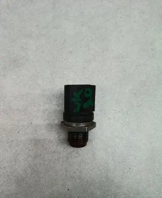 Jeep Grand Cherokee (WK) Fuel pressure sensor 0281002672