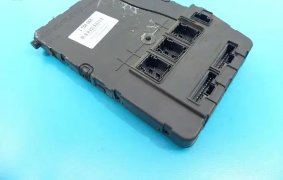 Renault Scenic II - Grand scenic II Central body control module 8200525386 IMPRK1186068