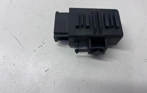 Volkswagen Tiguan Seat heating relay 5K0959772