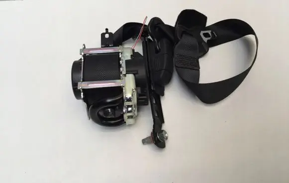 Nissan Juke II F16 Front seatbelt 651167600A