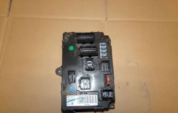 Peugeot 407 Fuse module 9656148180