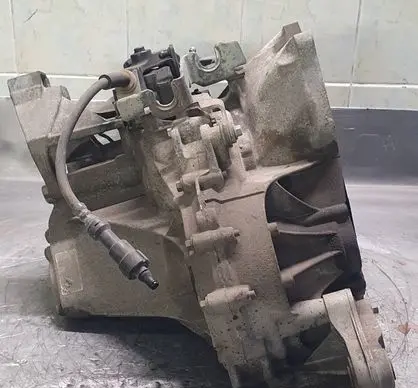 Manual 5 speed gearbox