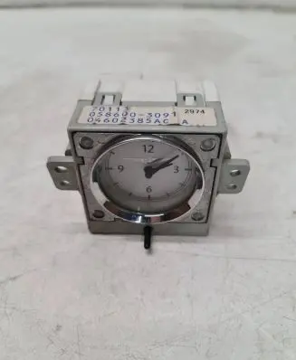 Chrysler 300 - 300C Clock 04602385AC 70113 0586003091