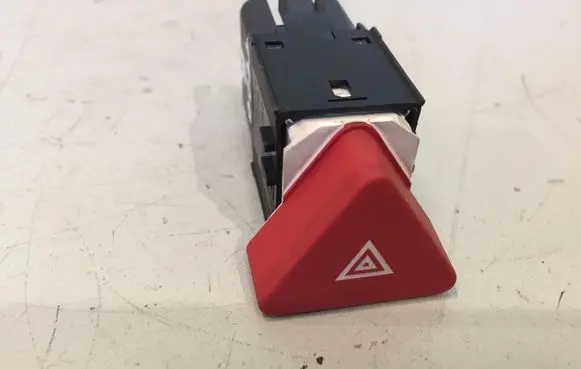 Volkswagen Golf Plus Hazard light switch 5M0953509A