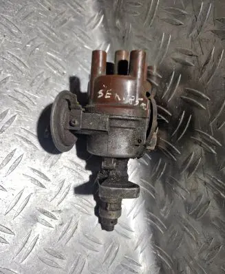 Nissan Cherry N12 Spark distributor 0412A9 3203