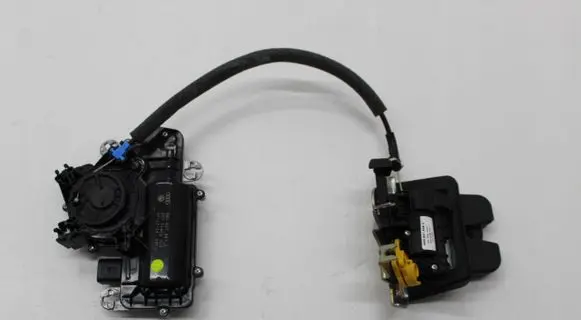 Seat Alhambra (Mk2) Tailgate/trunk/boot lock/catch/latch 4M0827887B