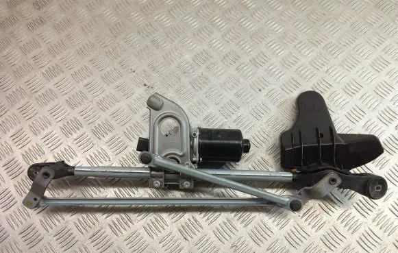 BMW 4 F32 F33 Front wiper linkage and motor 7260488