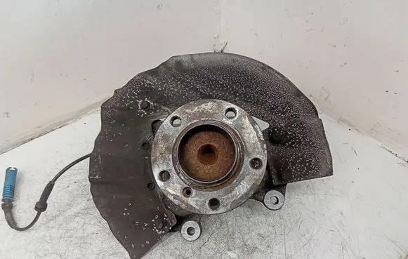 BMW 7 E65 E66 Front wheel hub spindle knuckle