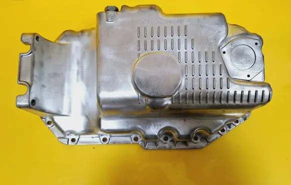 Volkswagen Golf IV Oil sump 030103603P
