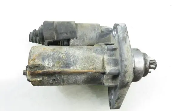 Volkswagen PASSAT B6 Starter motor 