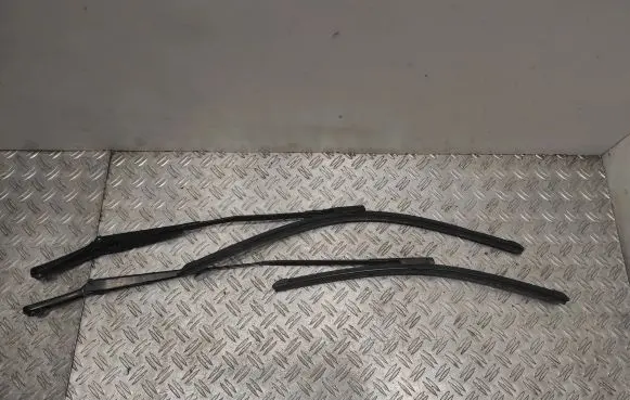 Audi A7 S7 4G Front wiper blade arm