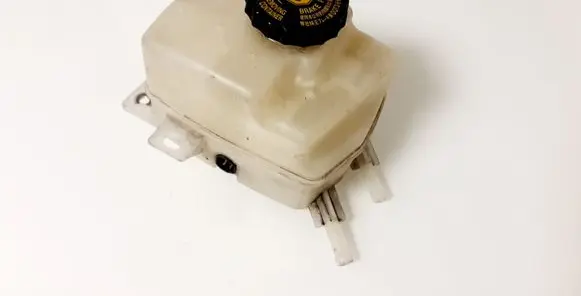 Lexus RX 450H Brake fluid reservoir 240400