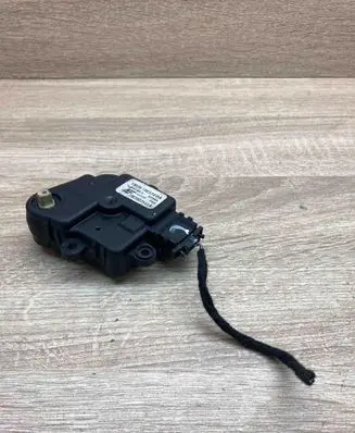 Volkswagen Sharan Air flap motor/actuator YM2H19E634BA 7M3907511A