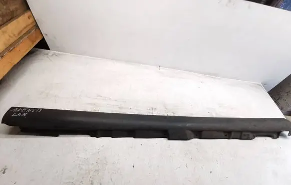 Toyota Avensis T250 Sill 7585105010