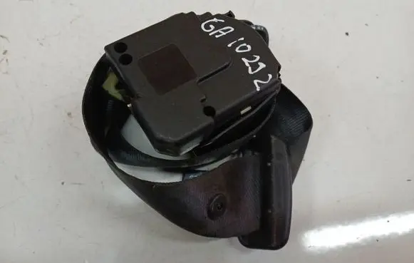 Citroen C3 Middle seatbelt (rear)
