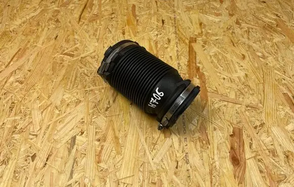 Volvo XC90 Air intake duct part 32325493