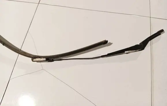 Peugeot 308 Front wiper blade arm 9680477280