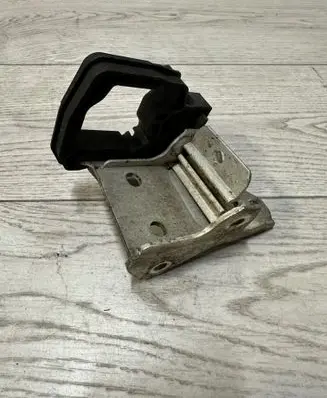 BMW 7 F01 F02 F03 F04 Radiator mount bracket 7186514 7207152 7211162
