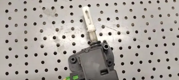 Audi A6 S6 C5 4B Tailgate boot lock/latch motor 8E9827833